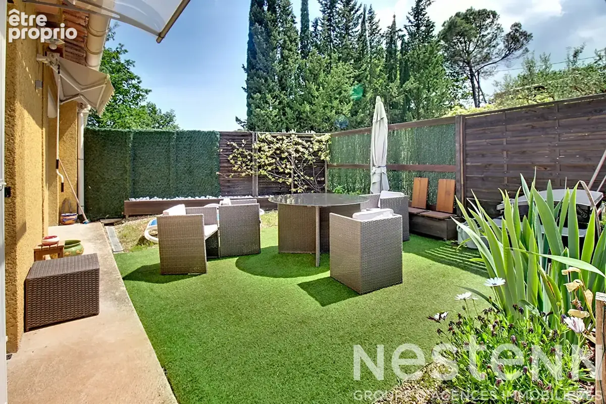 A VENDRE  : Maison avec dépendances, piscine et grand terrain . - photo 13
