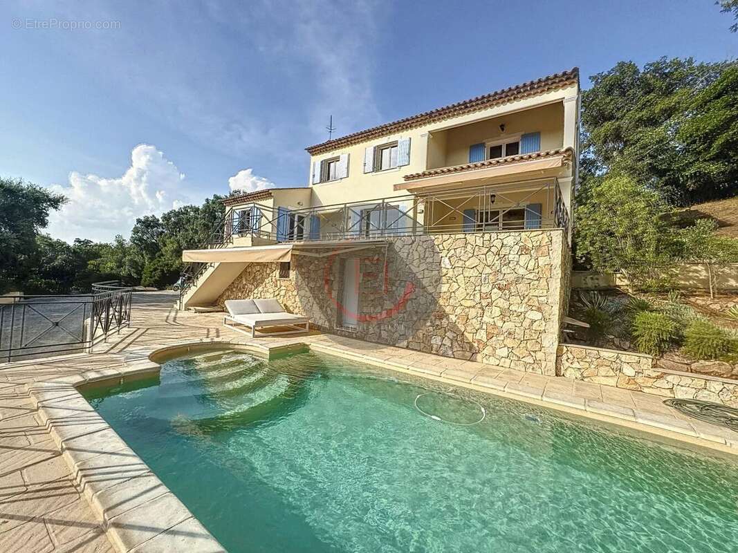 Maison à LES ADRETS-DE-L&#039;ESTEREL