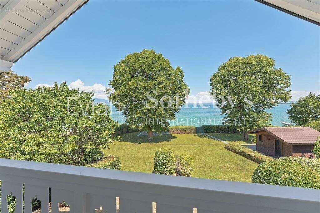 Villa pieds dans l’eau Anthy-sur-Léman - photo 9