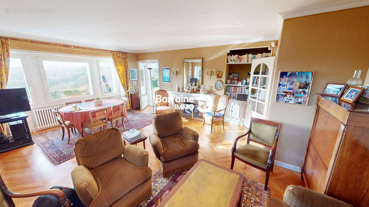 Maison à SAINT-MARTIN-DES-CHAMPS