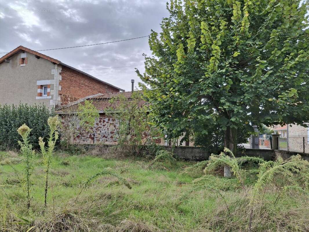 Maison à ROUMAZIERES-LOUBERT