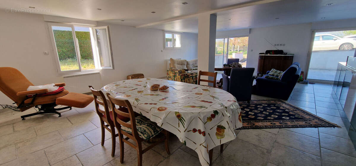 Maison à COUSSAY-LES-BOIS