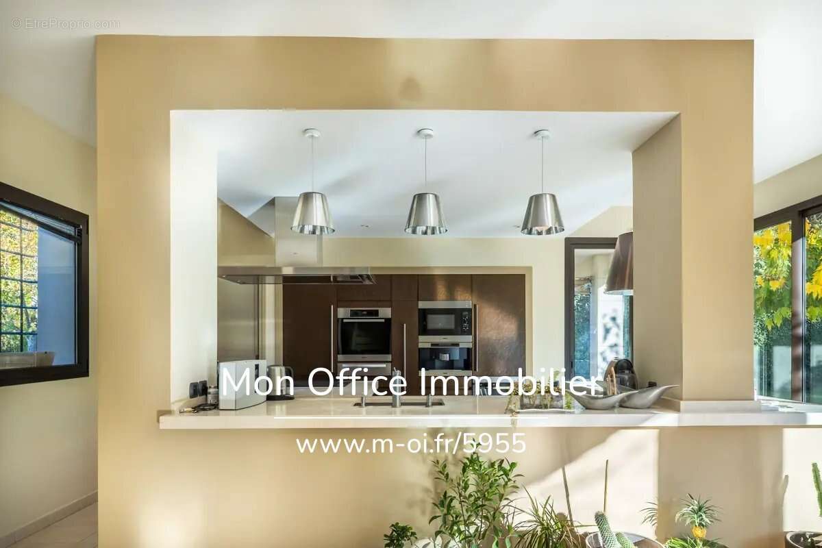 Maison à LE THOLONET