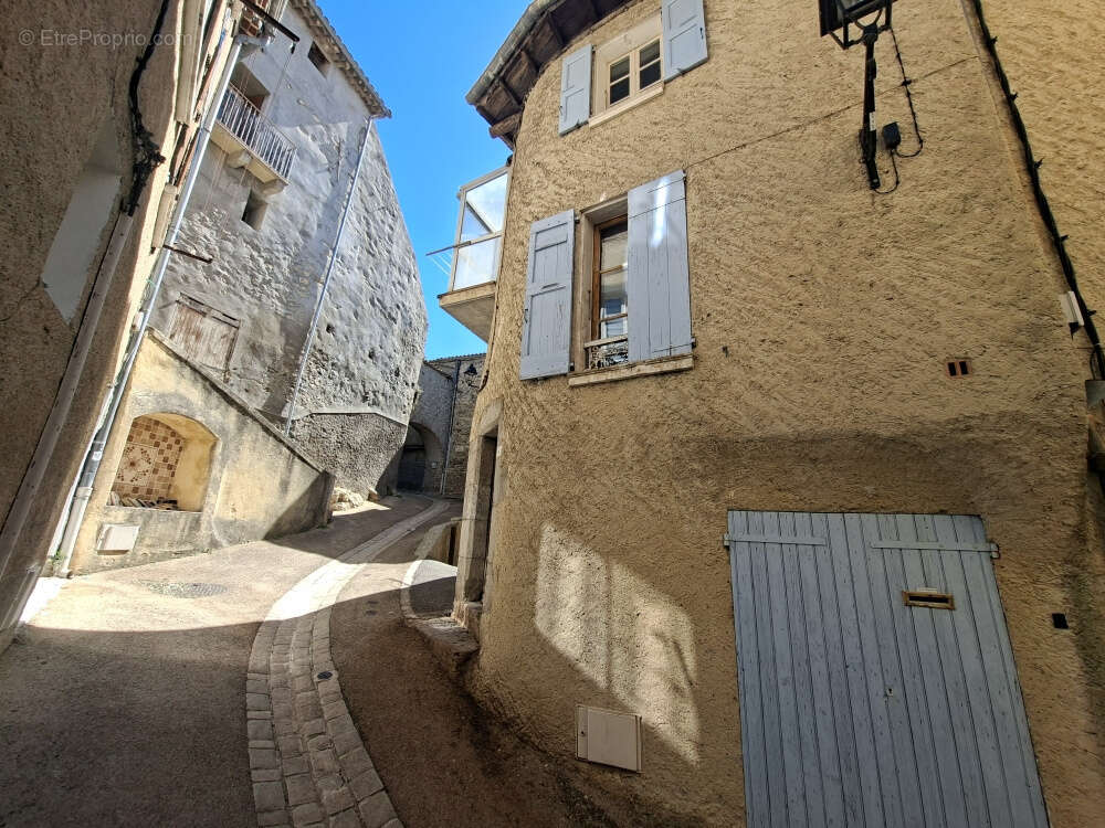 Maison à VOLONNE