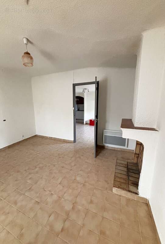 Appartement à LE MUY