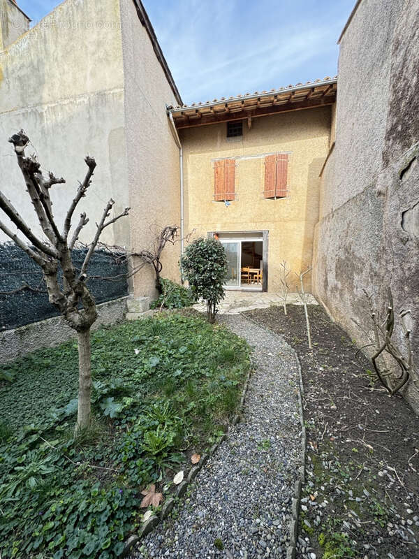 Villa t3 en duplex 85 m2 avec jardin + studio en souplex de 49 m2 (134 m2 de surface utile) - photo 19