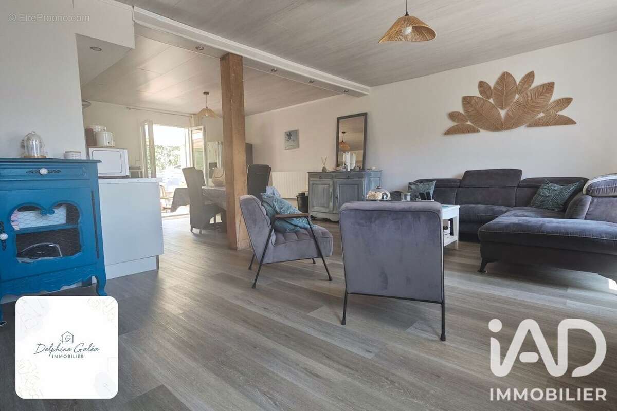 Maison 112 m² à Pierres  - photo 2