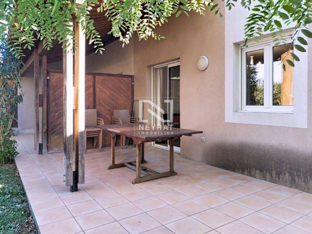 Appartement à MONTAUROUX