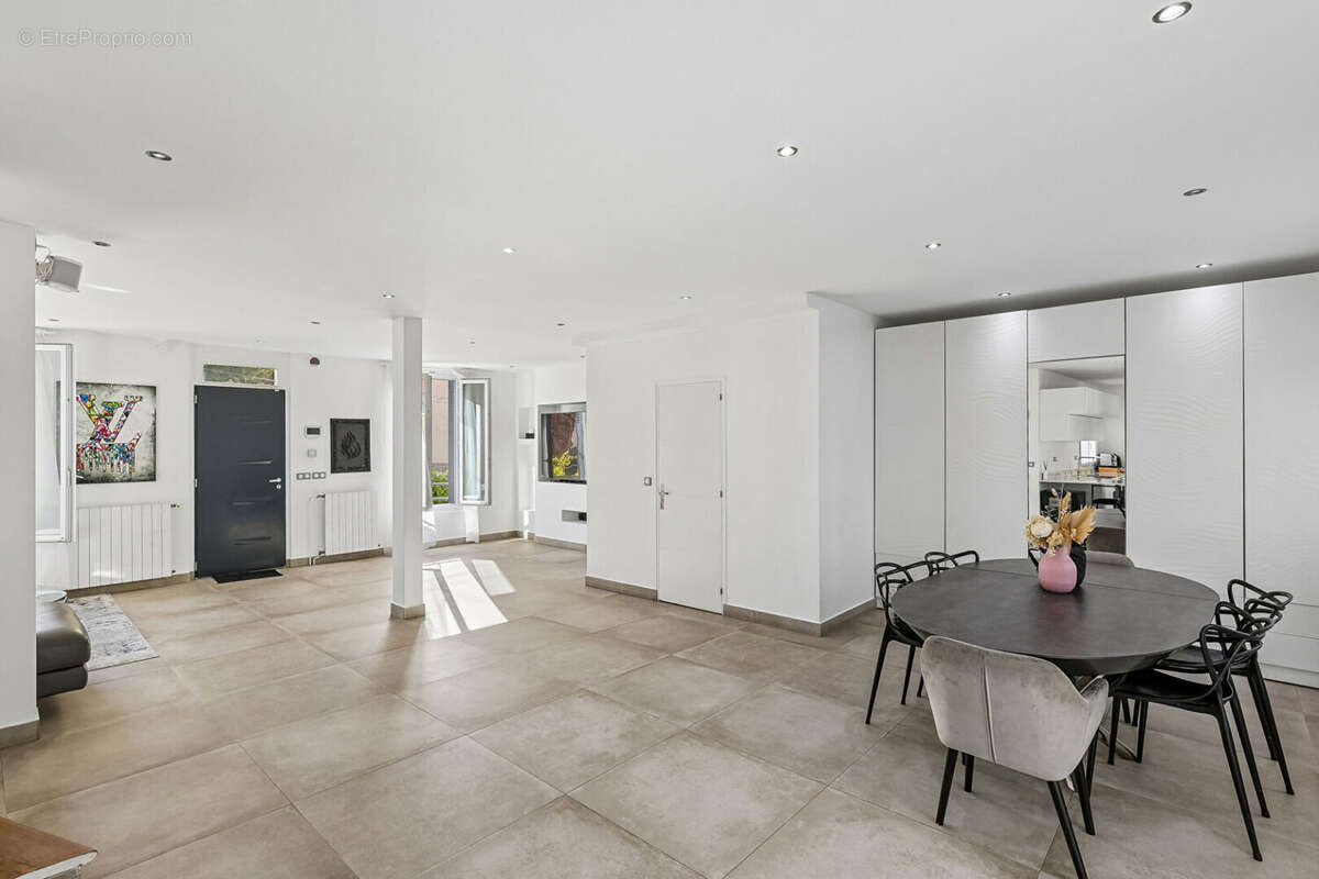 Maison à LES PAVILLONS-SOUS-BOIS