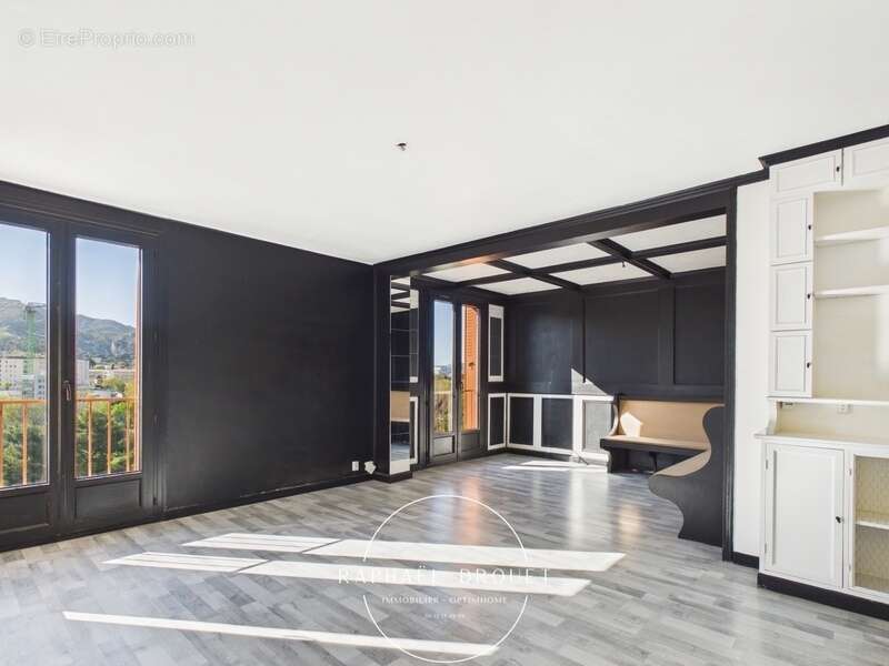 Appartement à MARSEILLE-11E