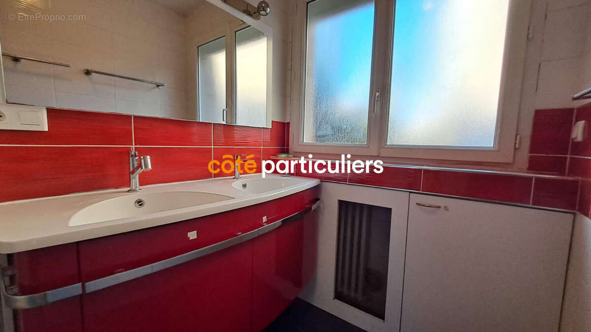 Appartement à PARIS-19E