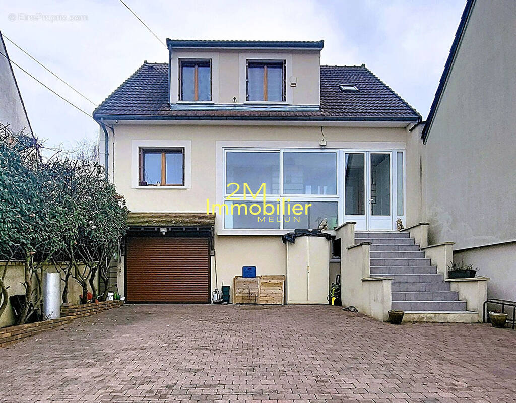 Maison à VAUX-LE-PENIL