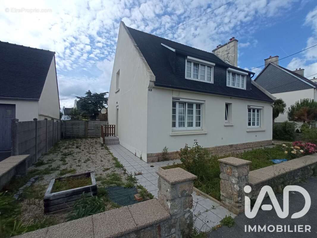 Photo 2 - Maison à LANDIVISIAU