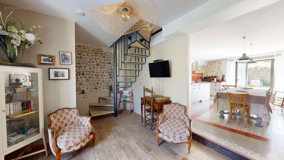 Maison à GREOUX-LES-BAINS