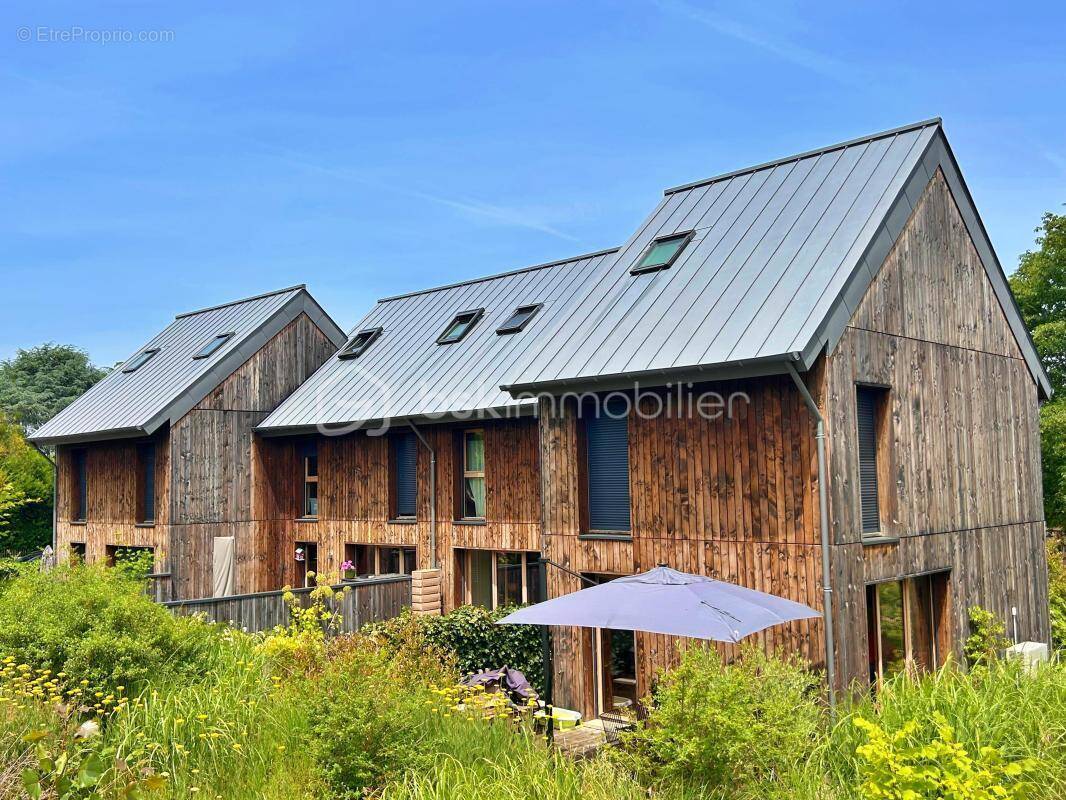 Maison à LES MESNULS