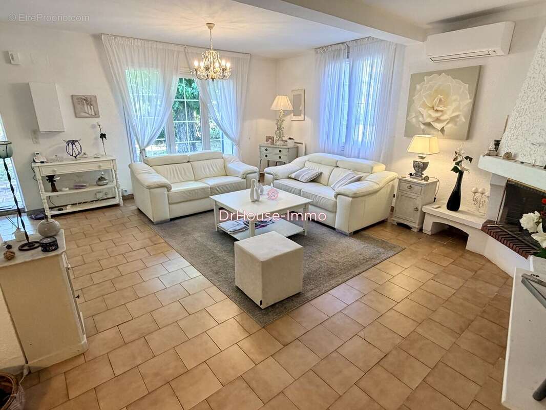 Maison à LORGUES