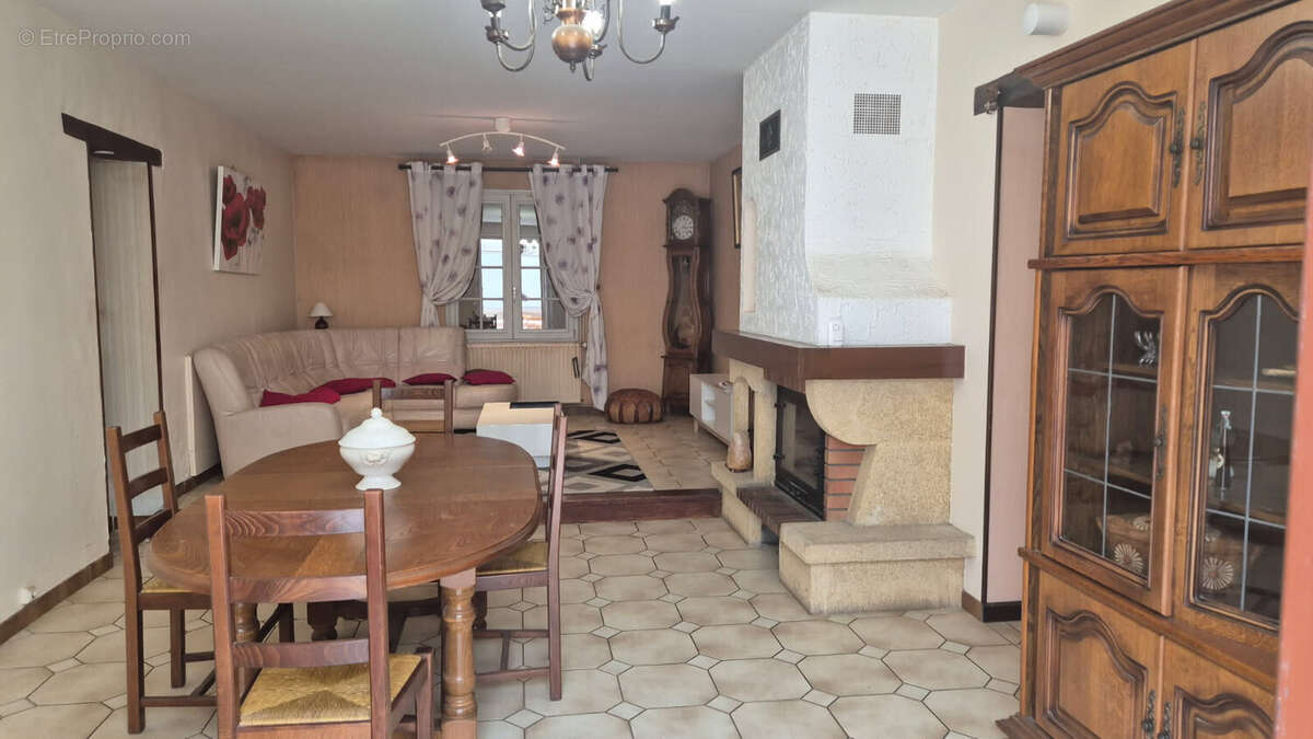 Maison à BRAGNY-SUR-SAONE