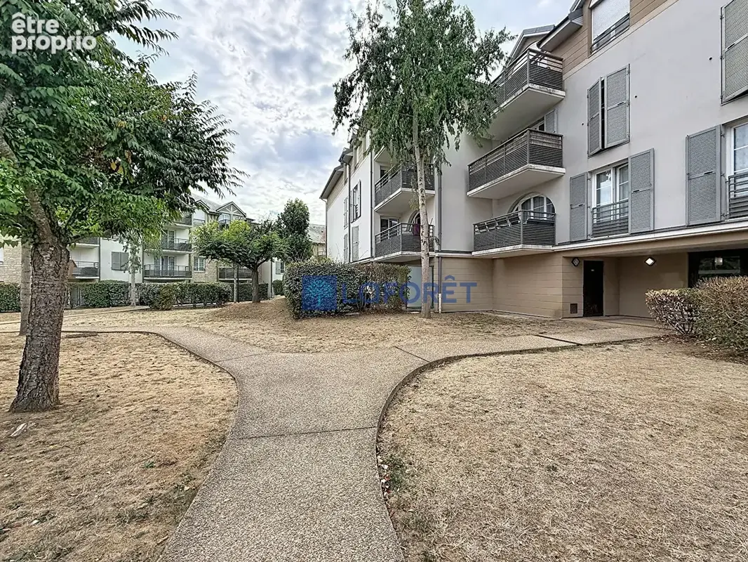 Appartement à SAINT-PIERRE-DU-PERRAY