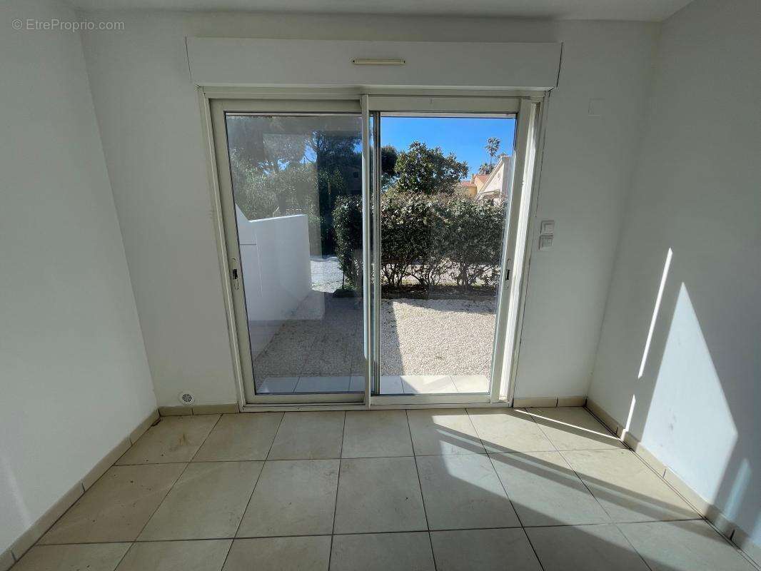 Appartement à SIX-FOURS-LES-PLAGES