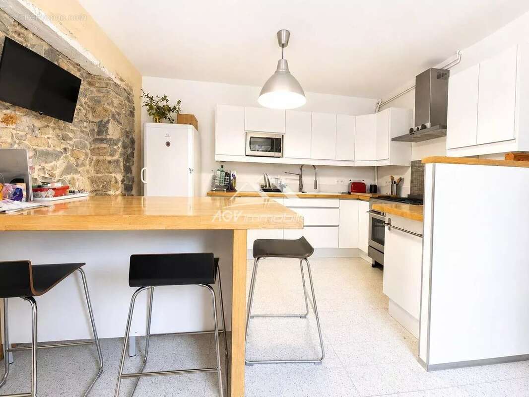 Mas de 220 m² – 6 chambres – Terrain de 1 722 m² – Piscine chauffée - photo 7