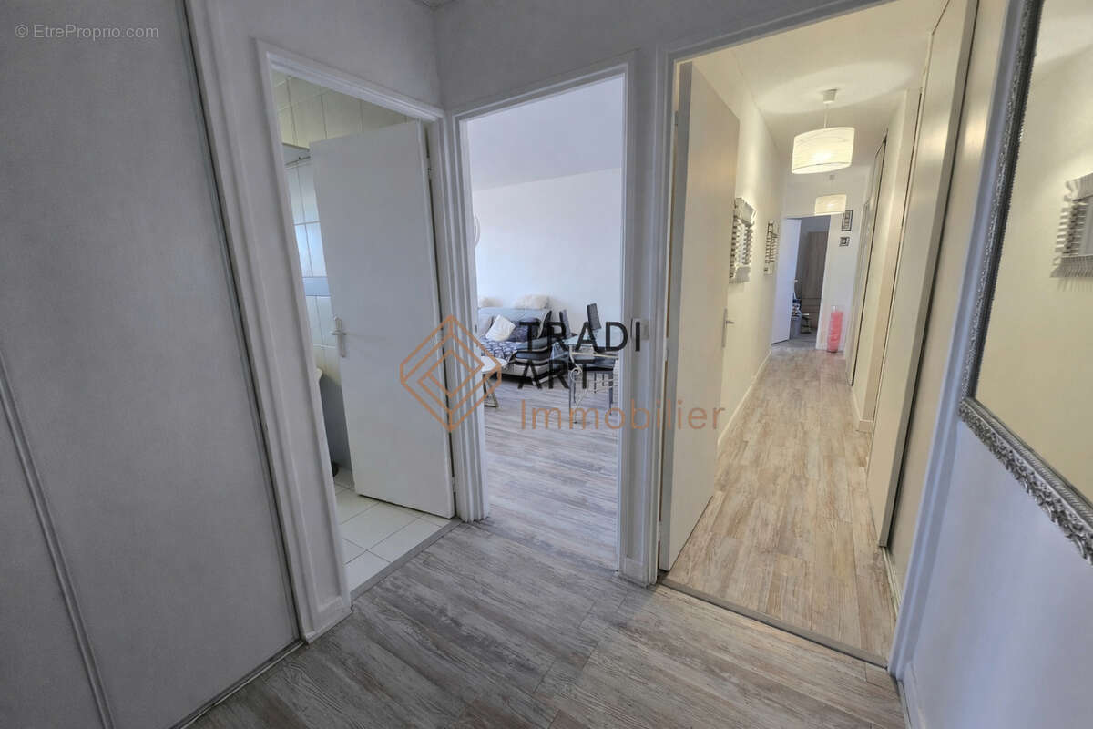 Appartement à CHILLY-MAZARIN