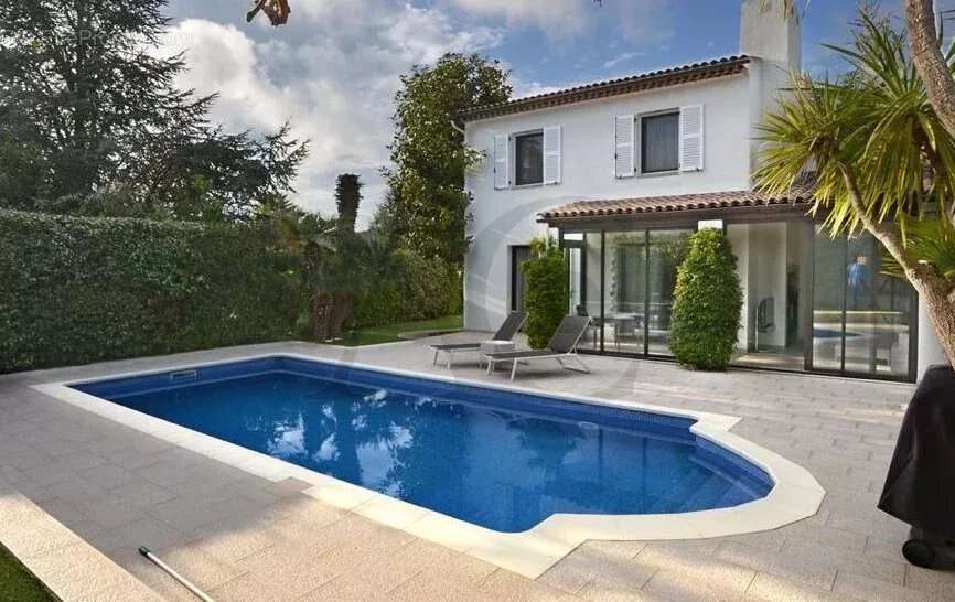 Maison à VILLENEUVE-LOUBET