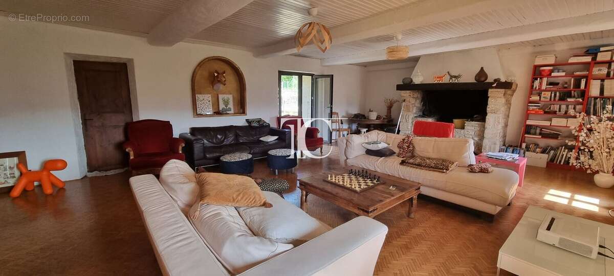 Maison à SAINT-PIERRE-SAINT-JEAN