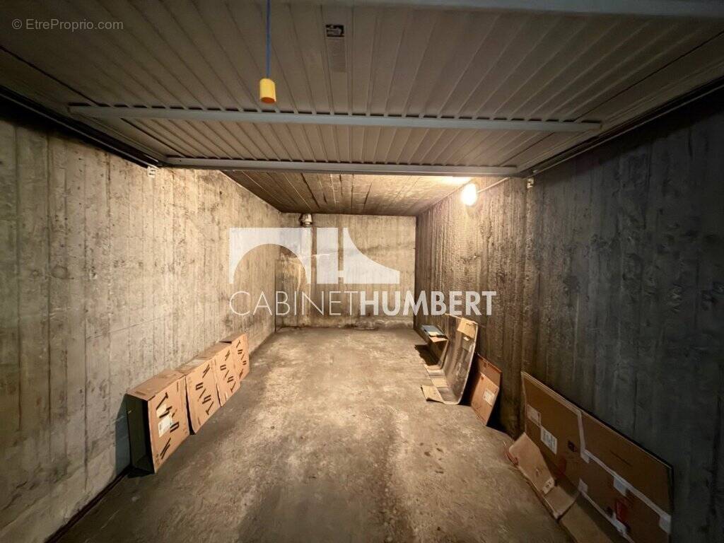 Parking à SAINT-ETIENNE