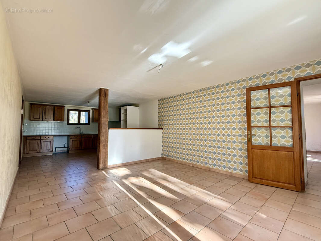 Maison à CHATEAURENARD