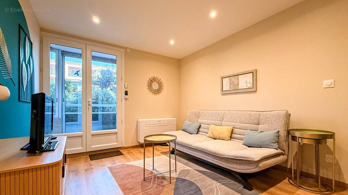 Appartement à BORMES-LES-MIMOSAS