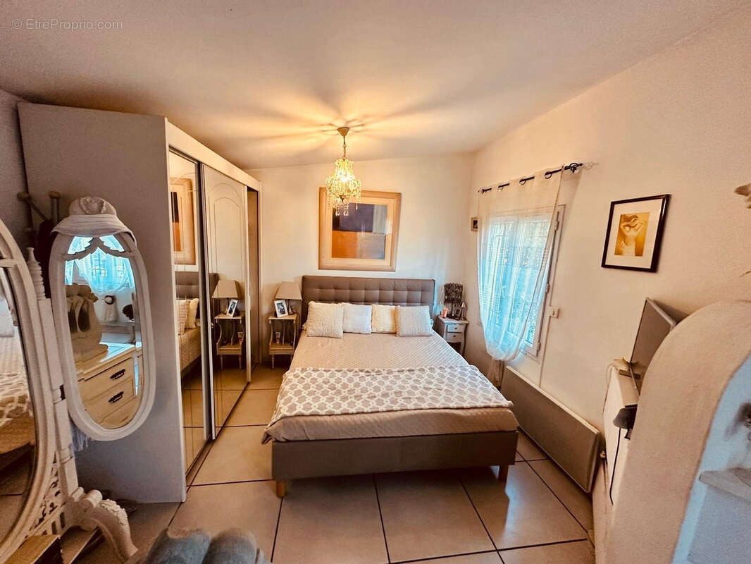 Commerce à TORREILLES