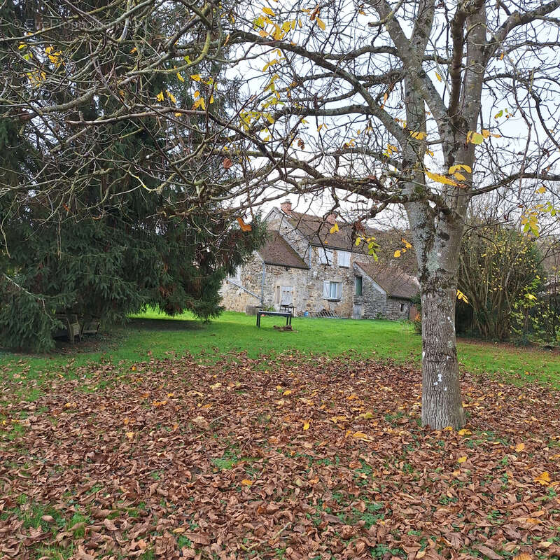 Maison à CRECY-LA-CHAPELLE