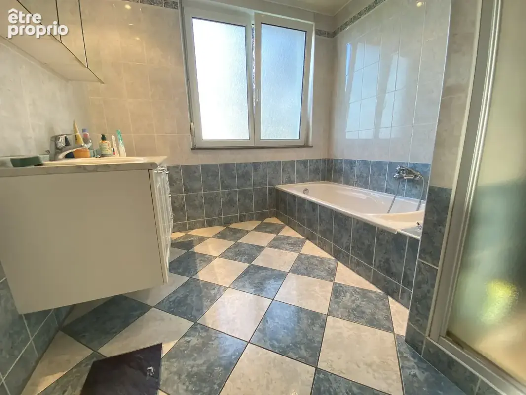 5 mn de SARREGUEMINES, maison 4 chambres dont 2 au RDC - photo 9
