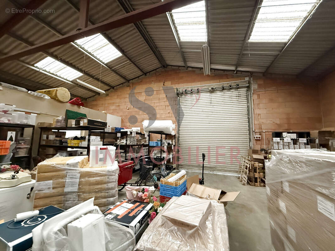 Commerce à CHATEAUNEUF-SUR-ISERE