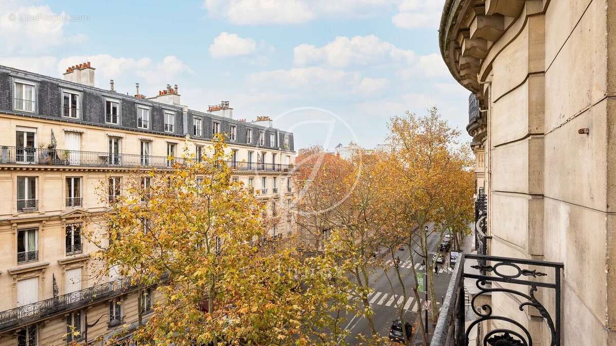 Appartement à PARIS-7E