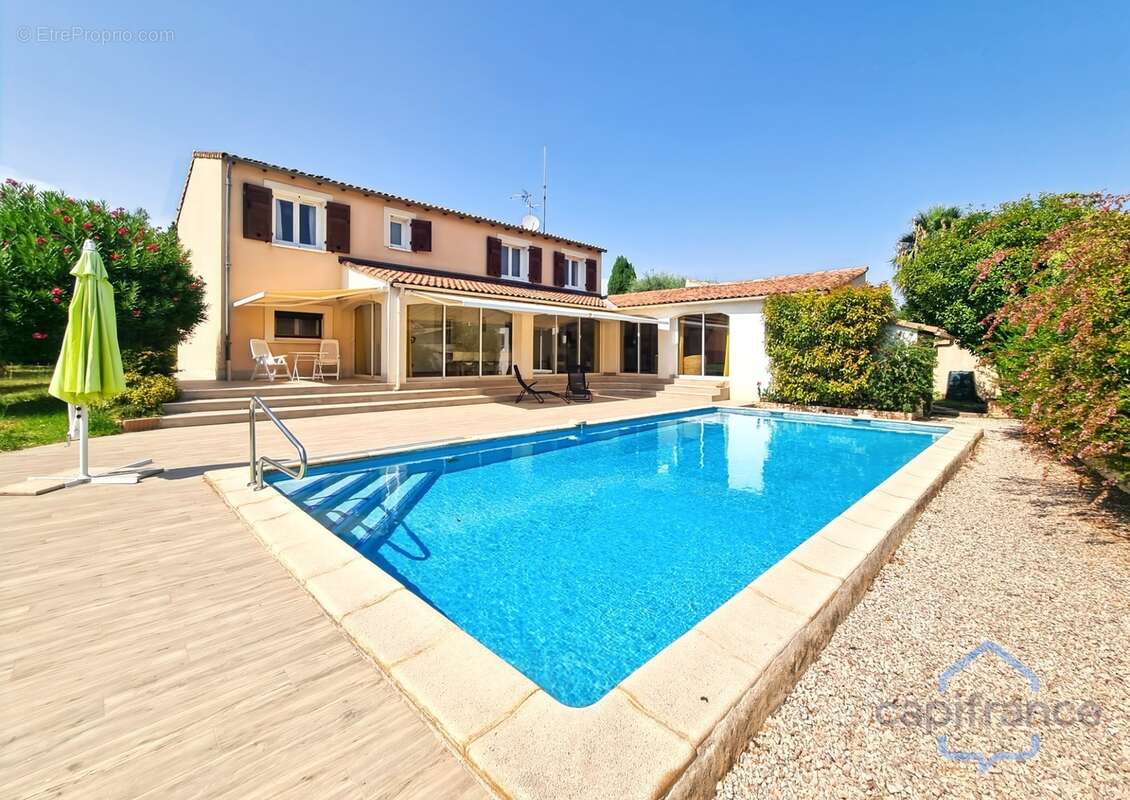 MAISON de 222m² ou double habitation - PISCINE - Terrain arboré de 830m² sans vis-à-vis - CASTRIES (34) - photo 8