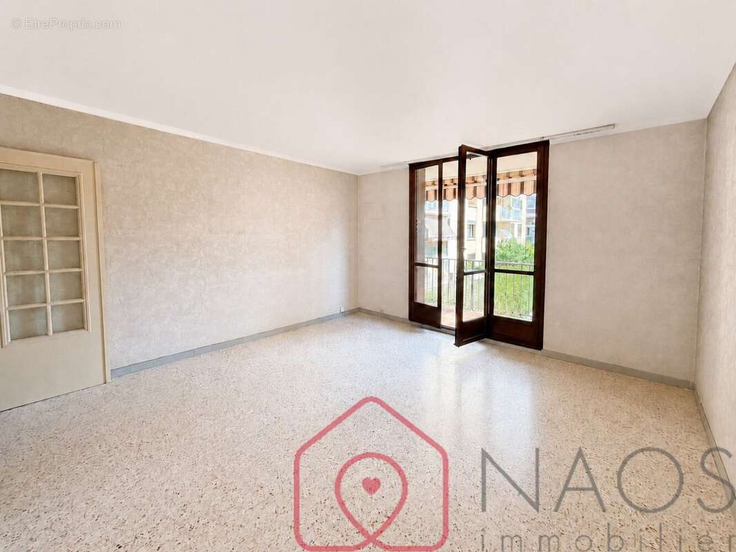 Aux portes de Six Fours les Plages grand T3 de 65 m2 - photo 2