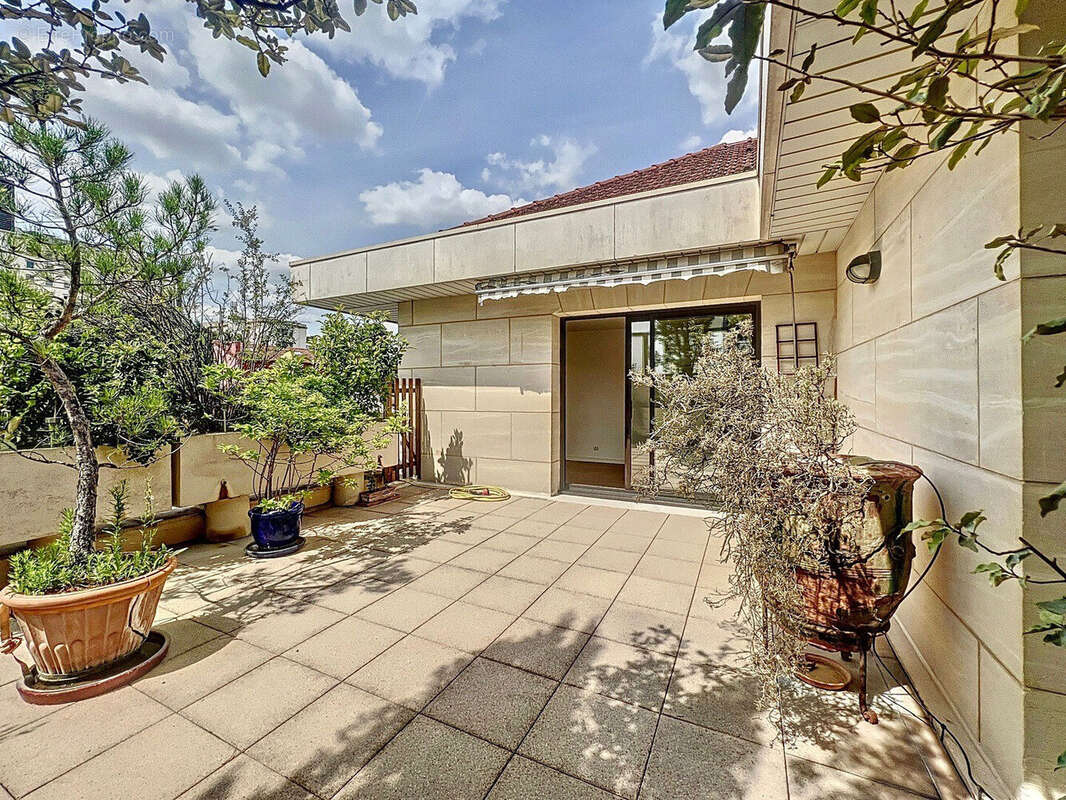 Appartement à SURESNES