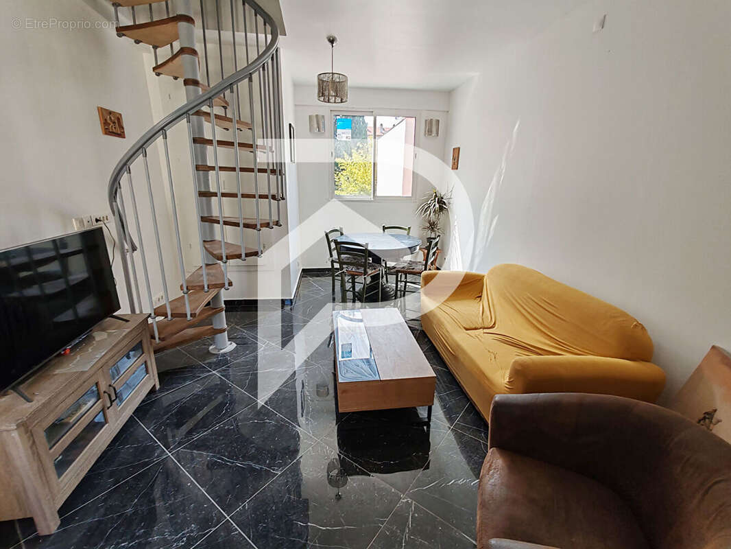 Appartement à COLOMBES