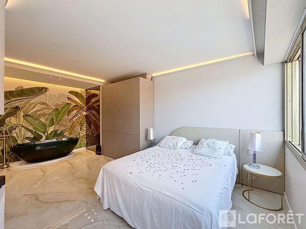 Appartement à ROQUEBRUNE-CAP-MARTIN