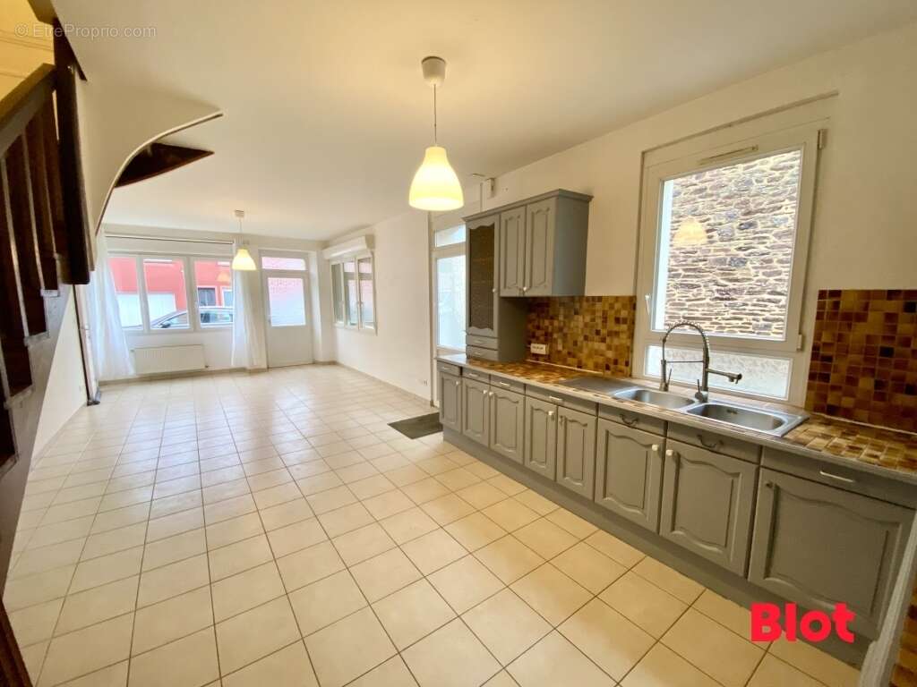 Maison 126 m² à Montauban-De-Bretagne  - photo 4