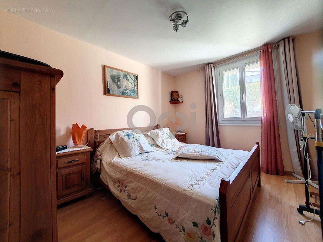 Proche centre ville, maison de plain pied, 6 pièces 116 m2, garage à FLAYOSC - photo 5