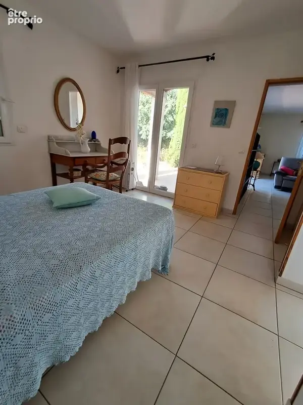 Villemoustaussou – élégante maison familiale avec jardin, terrasse et garage - photo 9