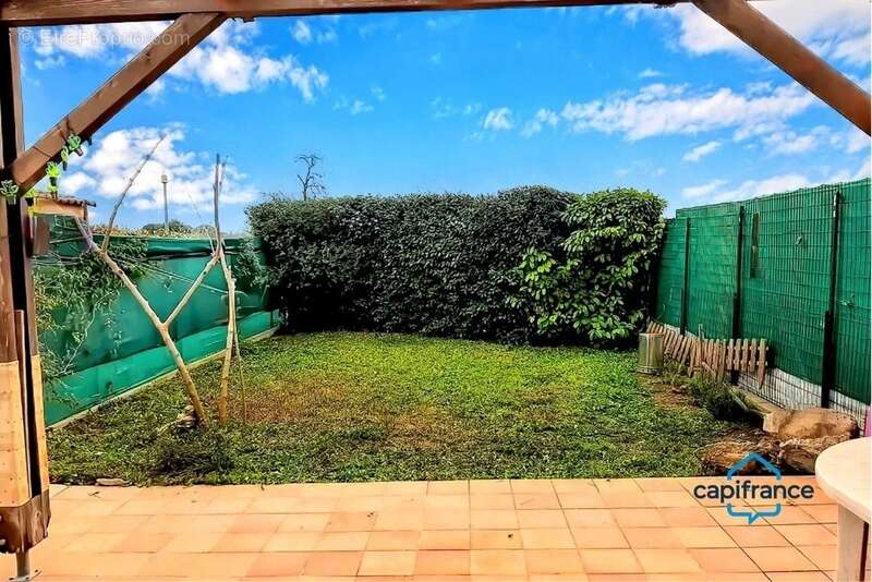 Maison à VIC-LA-GARDIOLE