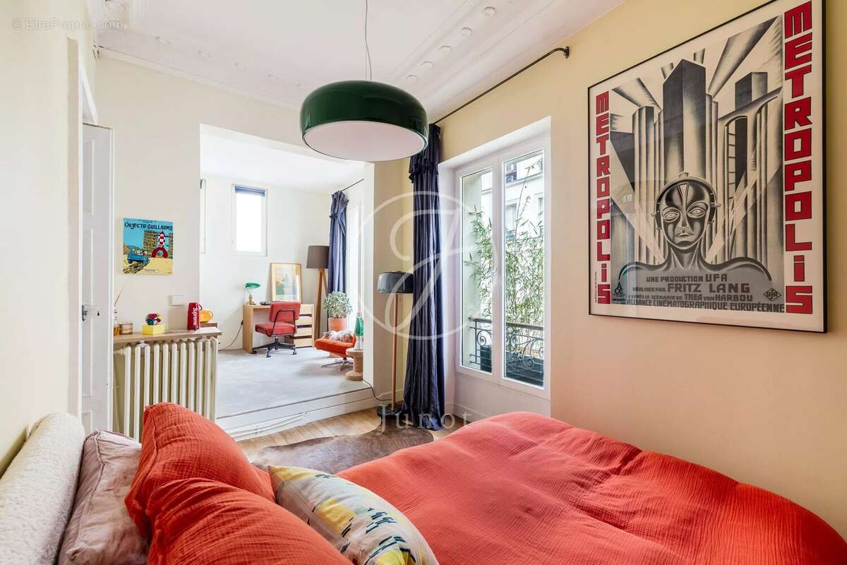 Appartement à PARIS-9E