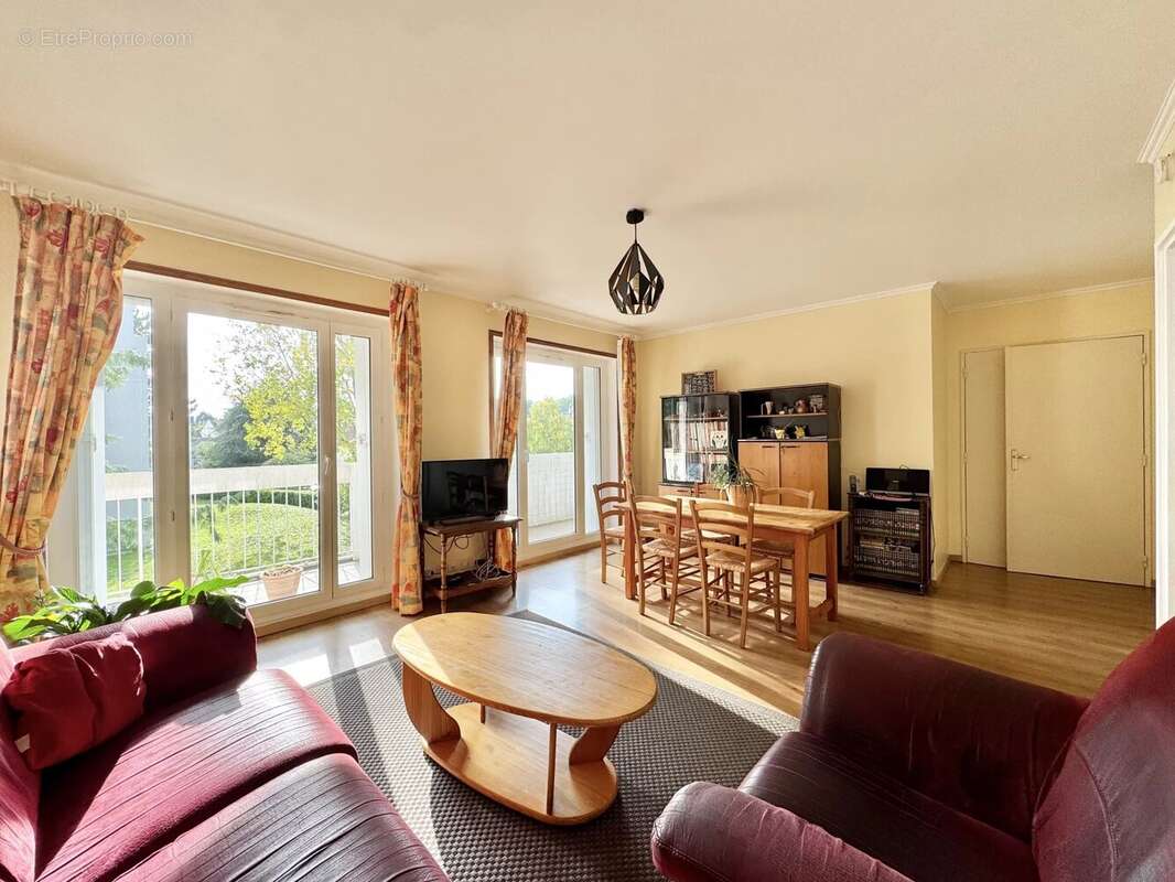 Appartement à VERRIERES-LE-BUISSON