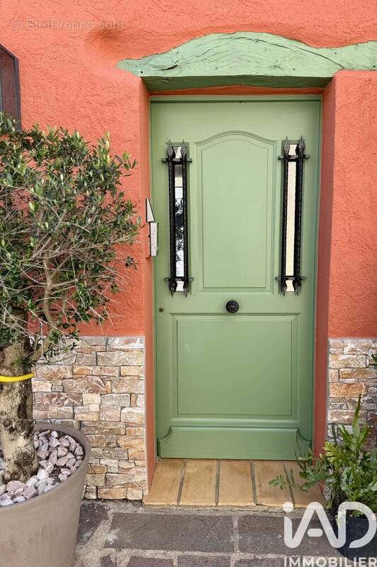 Photo 1 - Maison à ROQUEBRUNE-SUR-ARGENS
