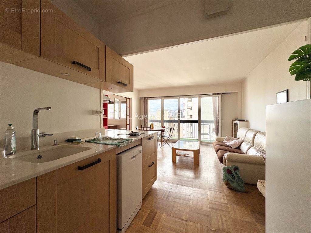 Appartement à PARIS-15E