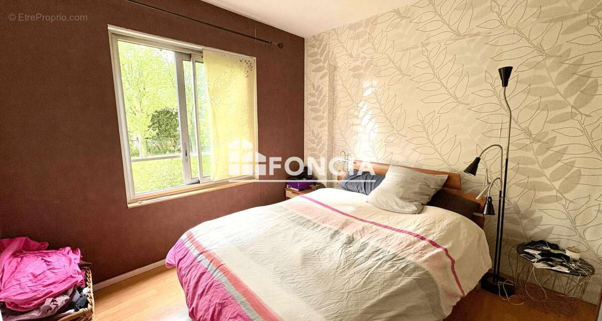 Appartement à FRESNES