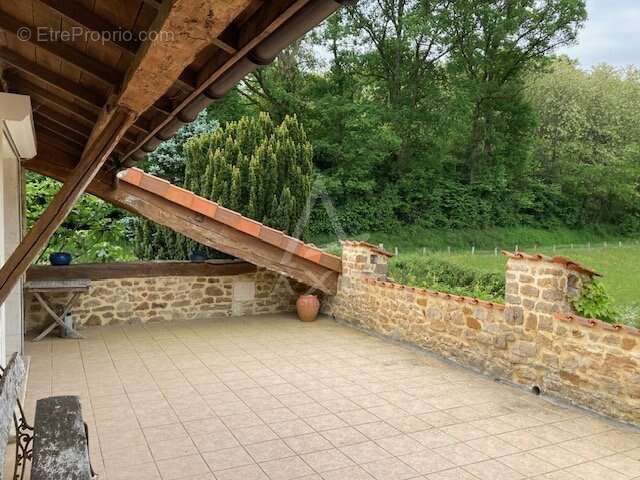 Maison à CHASSENEUIL-SUR-BONNIEURE